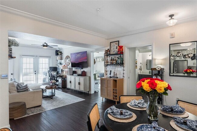 Photo - 206 E South St Unit 6031