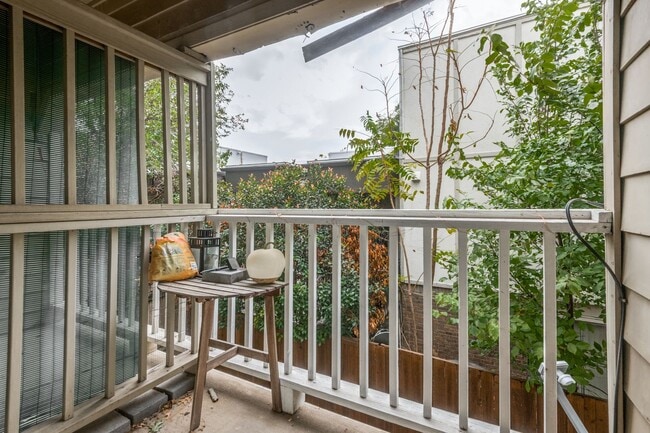 Photo - Delightful 2-Bed, 1.5 Bath in Prime Dallas...