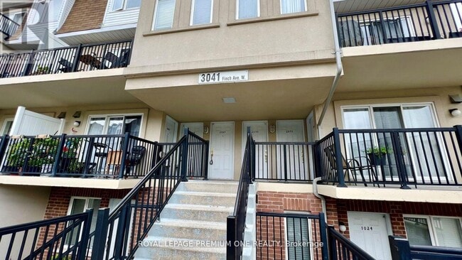 Photo - 3041 Finch Ave W