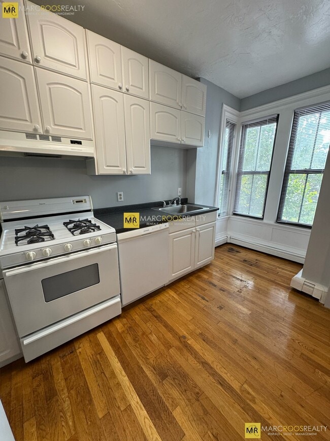 Photo - 235 Northampton St Unit 2