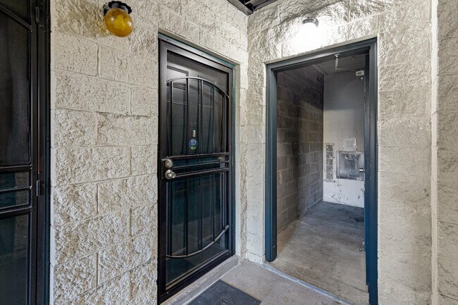 Photo - 5995 E Iliff Ave