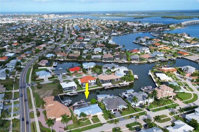 Photo - 562 Goldcoast Ct