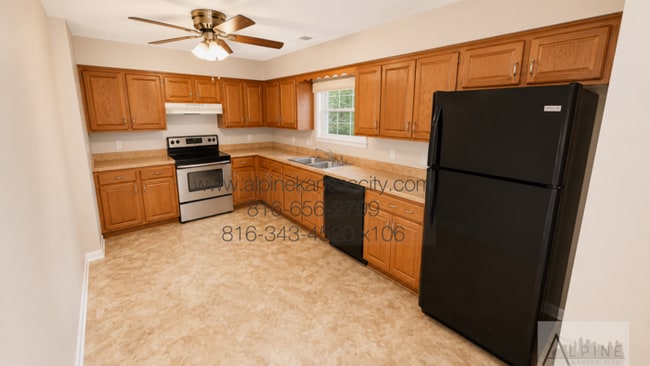 Grain Valley Duplex near Everything!