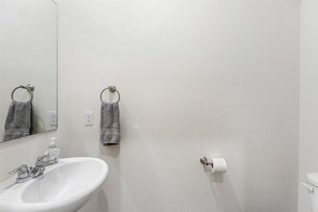 Photo - 18749 Lucas Michael Wy