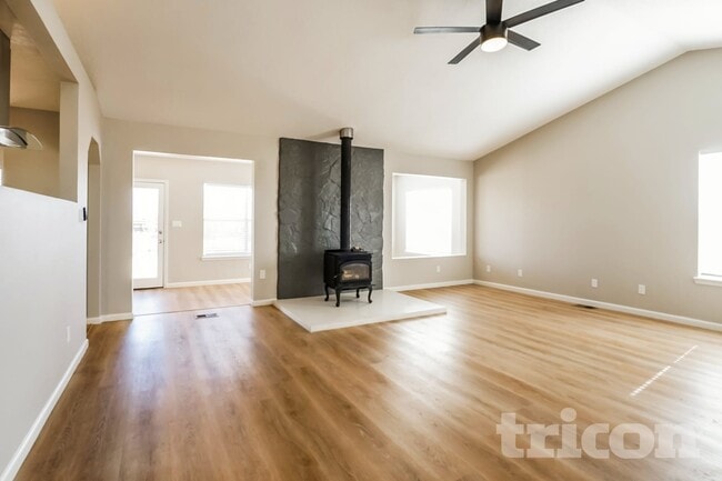 Photo - 1600 31st St SE