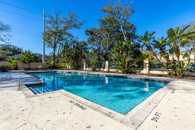 5604 Pinnacle Heights Cir Unidad 305