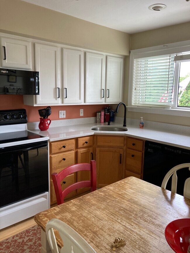 Photo - 275 North End Blvd Unit 275 N End Blvd  B12