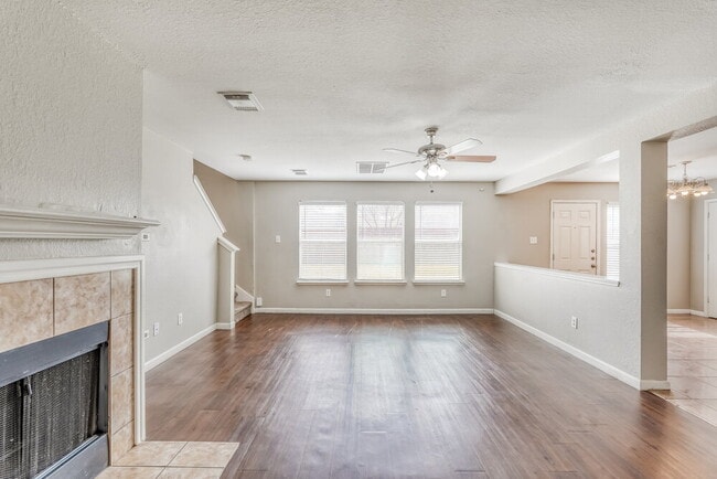 Photo - 8010 Suffield Glen Ln