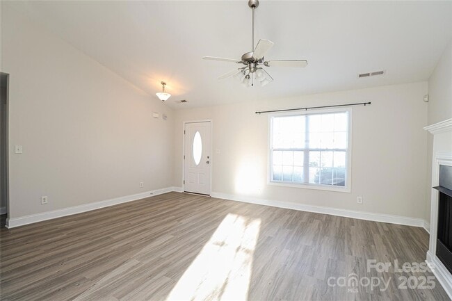 Photo - 3007 Laurel Creek Ln