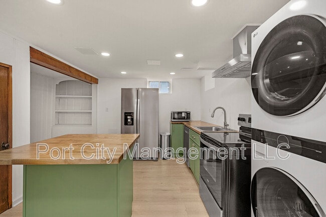 Photo - 3607 Bayonne Ave Unidad B