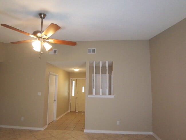 Photo - 727 Valley Ridge Way