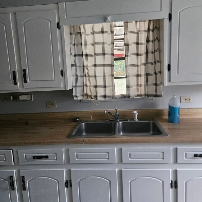 525 N Mt Pleasant Ave House House Rental in Monroeville, AL