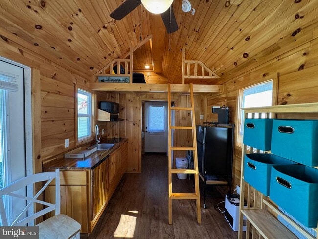 Photo - 12 W Loudoun St