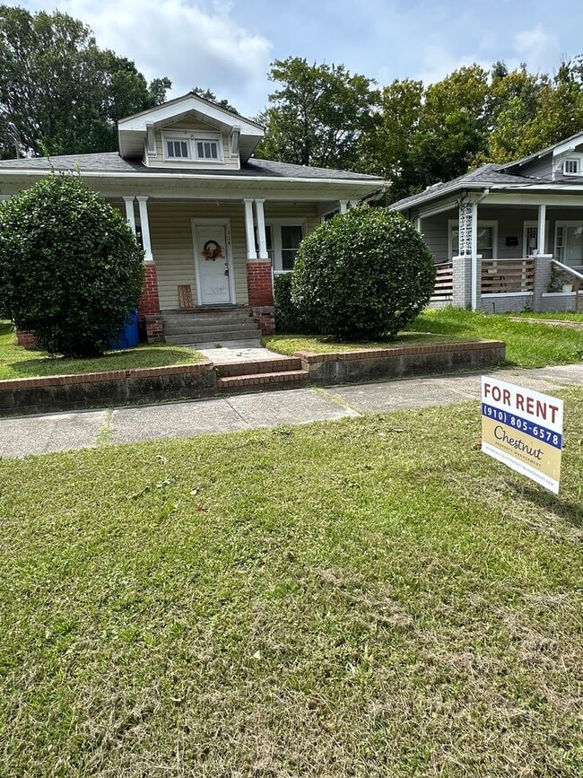 Building Photo - 2 BR Home walk to NHHS