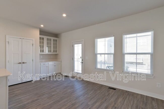 Photo - 137 Cedar Crst Dr