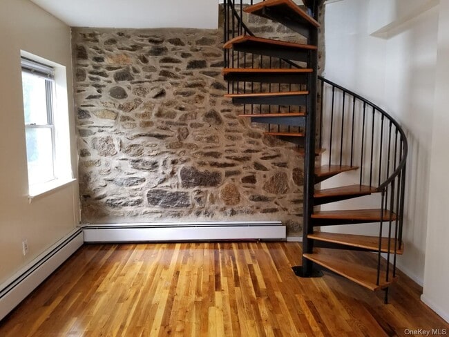 Building Photo - 645 Locust St Unit 1 Rental