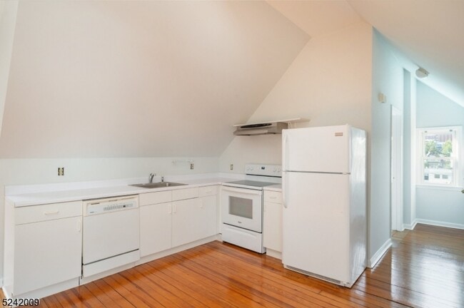 Photo - 52 Franklin Pl Unit 3