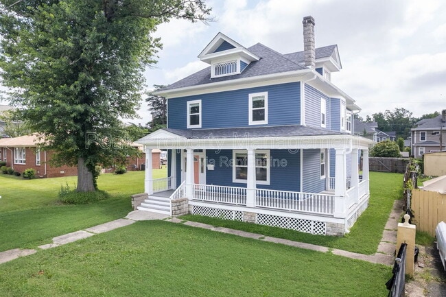 Photo - 2615 North Ave