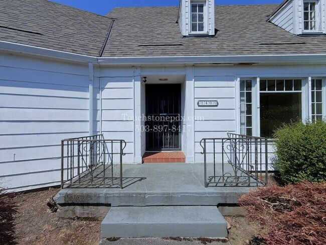 Photo - Timeless East Portland 3 Bed Home w/Backyard, Hardwood Floors, & Bonus Lower Level Unit 1401