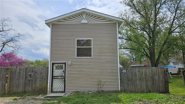 Photo - 924 Grace St