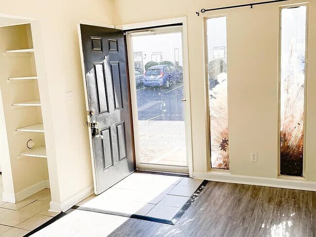 Photo - 1444 Tenbury Dr