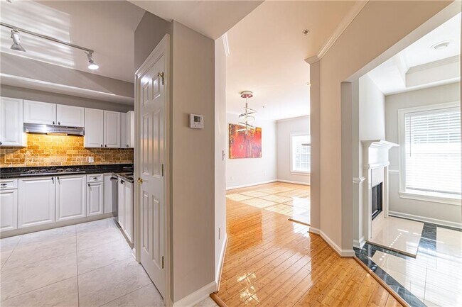 Photo - 3275 Lenox Rd NE Unit 214