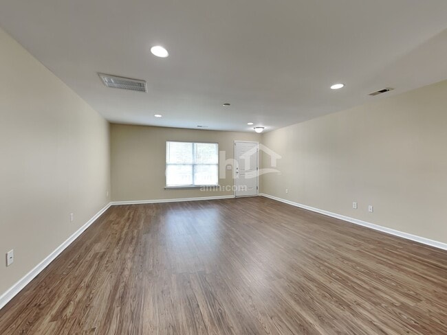 Photo - 314 Southwilde Way