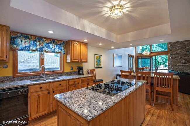 Photo - 4106 W Lake Shore Dr