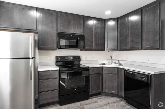 2BR, 1BA - 850 SF - The Anchor