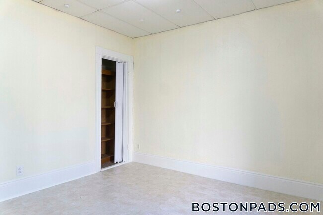 Photo - 198 Maverick St Unit 1