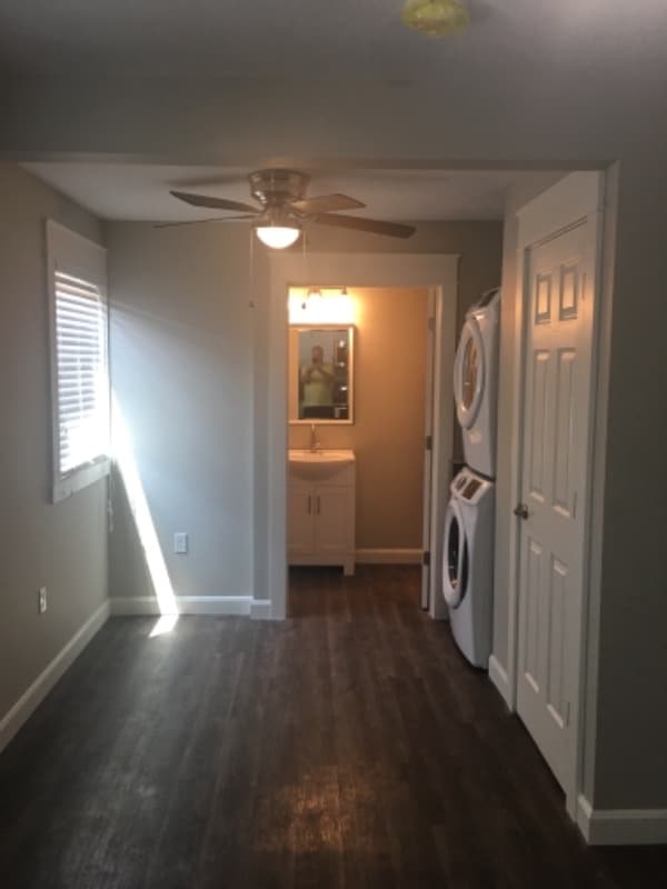 Photo - 320 E Main St Unidad #4