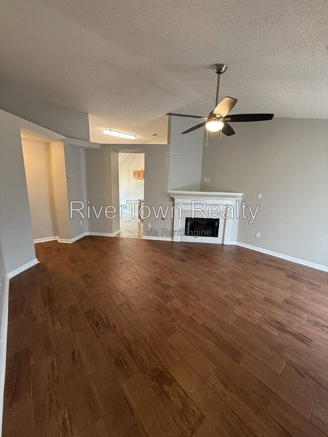 Building Photo - 10570 Pecan View Dr
