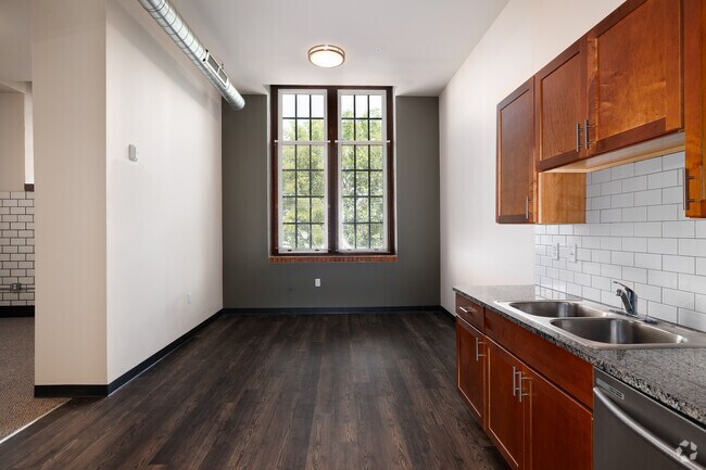 Studio - 648SF - Living room