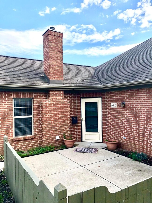 Photo - 6835 Villabrook Dr