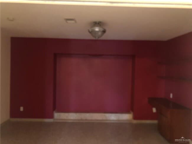 Photo - 22 Jackson Ave W