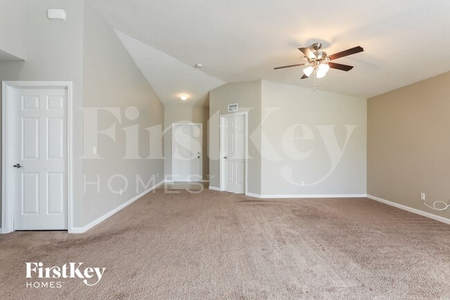 Photo - 461 SW Kestor Dr