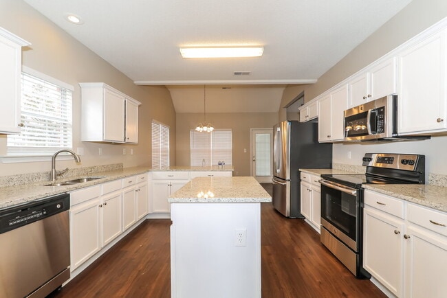 Photo - 10222 Green Moss Dr N