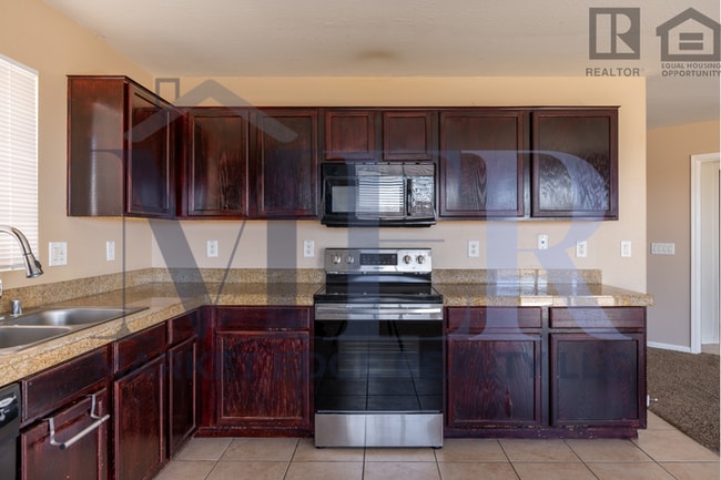 4Bed/2.5Bath at Honeycutt/Hartman! $1499 M... - 4Bed/2.5Bath at Honeycutt/Hartman! $1499 M... House