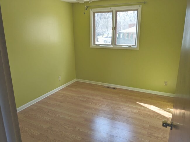 Bedroom #4 - 2904 Dina St