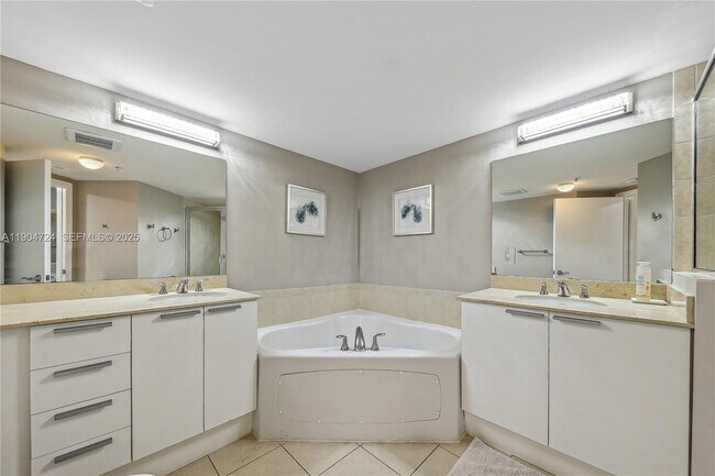 Photo - 16699 Collins Ave Unidad 4109