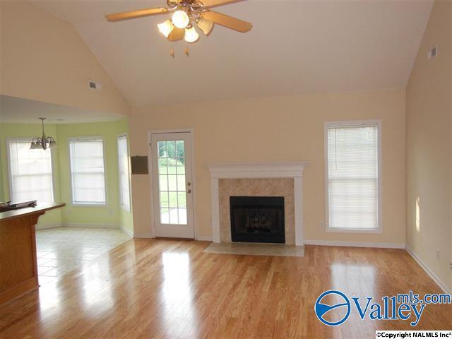 Photo - 128 Danika Dr NW