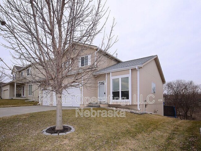 Photo - 4616 N 154th St