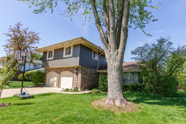 Photo - 1126 Tiverton Ct