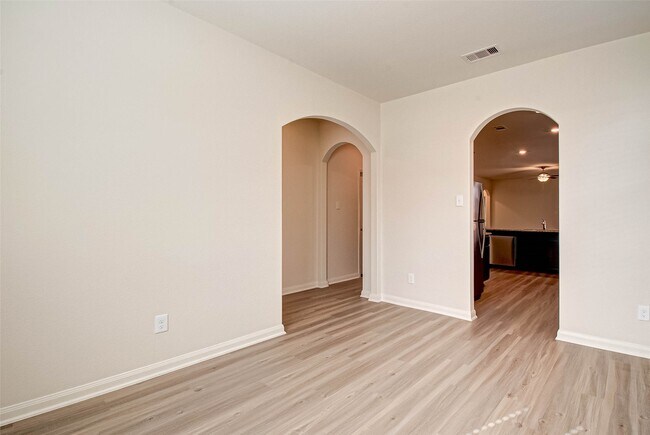 Photo - 28065 Irving Dr