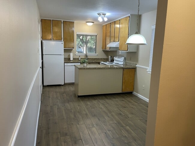 Photo - 1710 Trinity Pl
