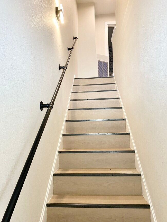 Photo - 201 S Mitchell St