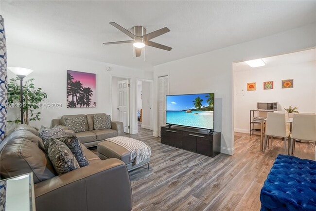 Photo - 168 NW 32nd St Unidad 3