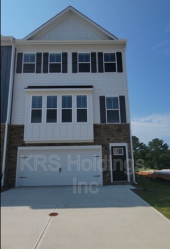 Building Photo - 841 Parc Townes Dr