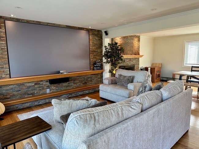 Photo - 72 Carson Ave Unit B