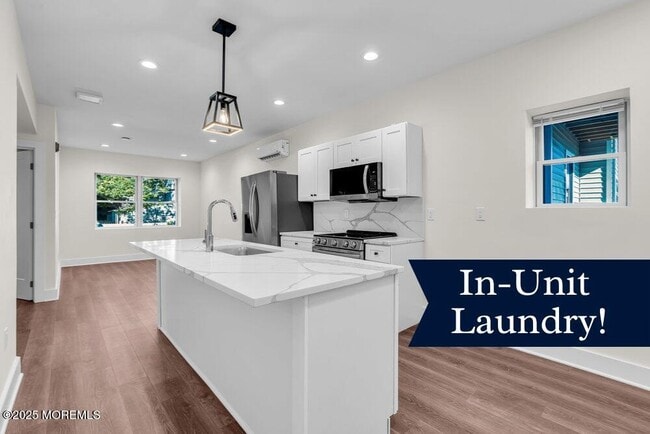 Building Photo - 700 1st Ave Unit B3